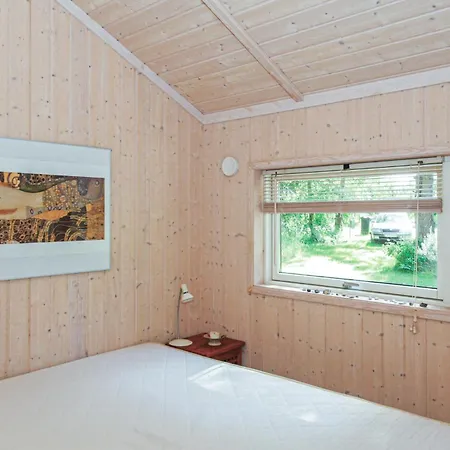 2 Bedroom Beautiful Home In Hojby *