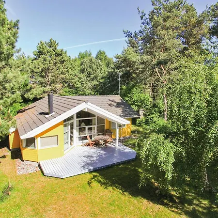 2 Bedroom Beautiful Home In Hojby