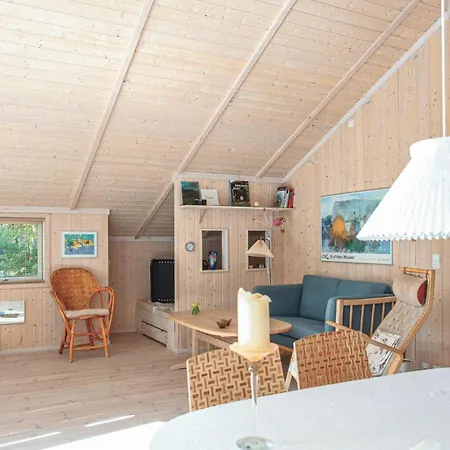2 Bedroom Beautiful Home In Hojby Дом отдыха *